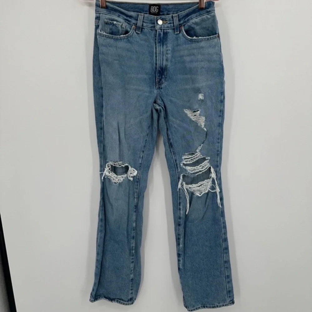 BDG Women's Light Blue Distressed Straight-Leg Jeans